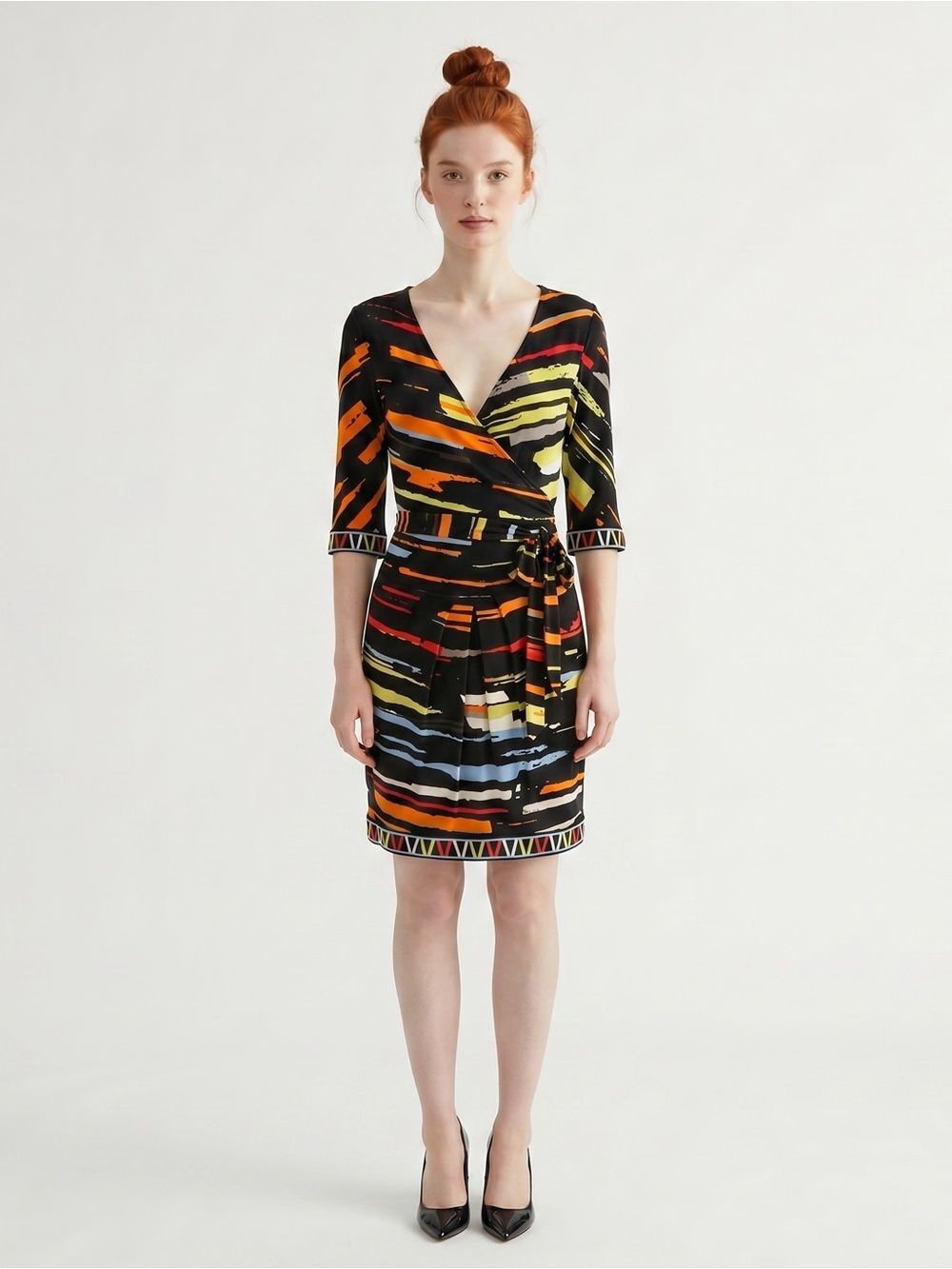 BCBGMAXAZRIA Abstract Striped V-neck Mini Dress Black Multicolor. Dooamine. Rave